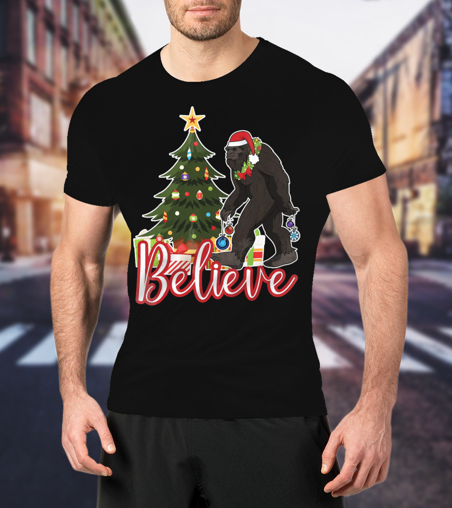 Believe Bigfoot Christmas Funny Holiday Scene T-Shirt