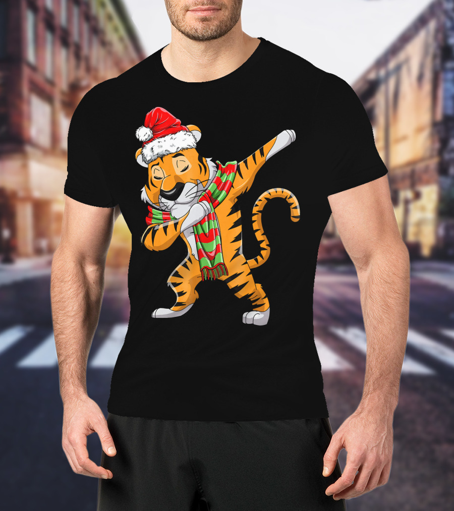 Dabbing Santa Tiger With Christmas Scarf T-Shirt