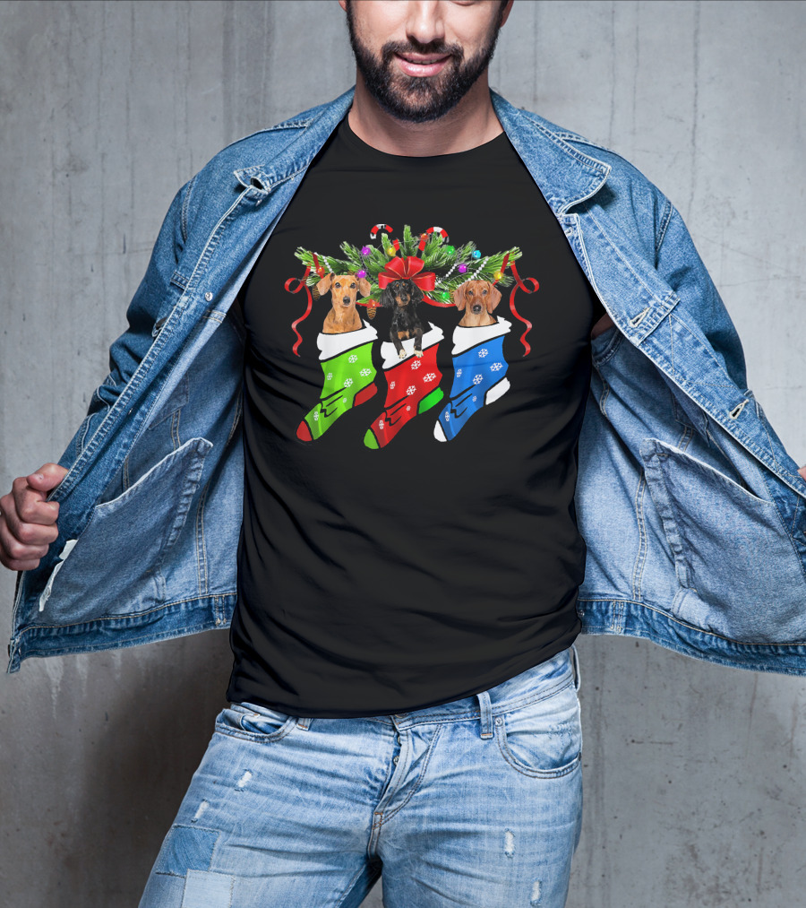 Mens Funny Three Dachshund In Christmas Stockings T-Shirt