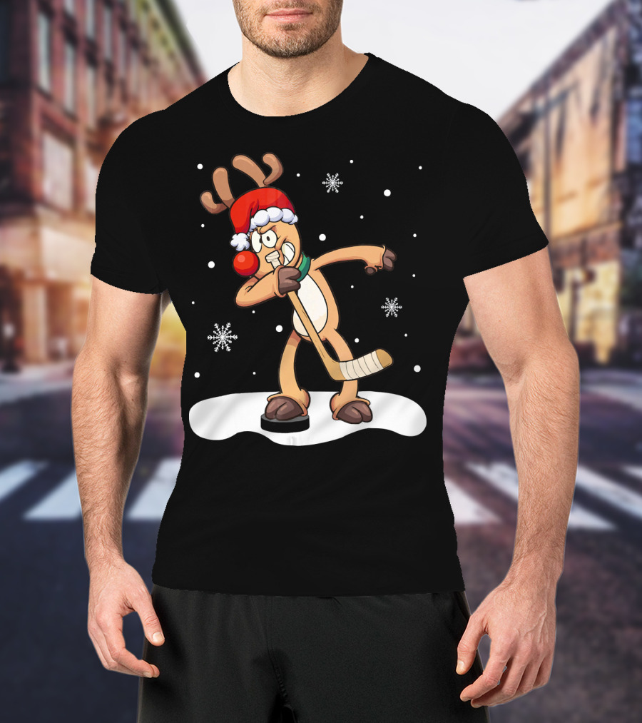 Funny Dabbing Reindeer Playing Ice Hockey Xmas Snowflakes T-Shirt