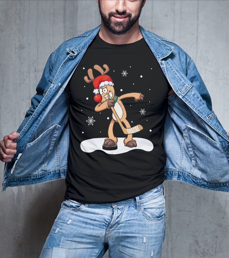Funny Dabbing Reindeer Playing Ice Hockey Xmas Snowflakes T-Shirt