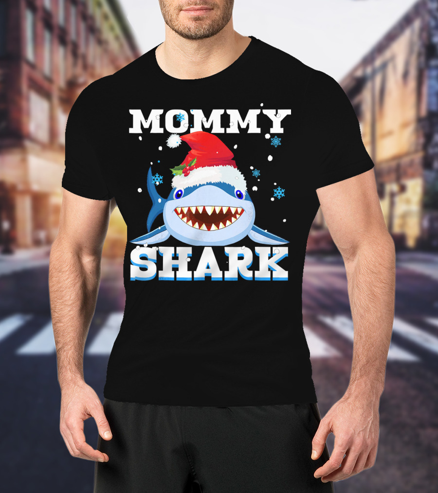 Mommy Shark Santa Hat Christmas Snowflakes T-Shirt