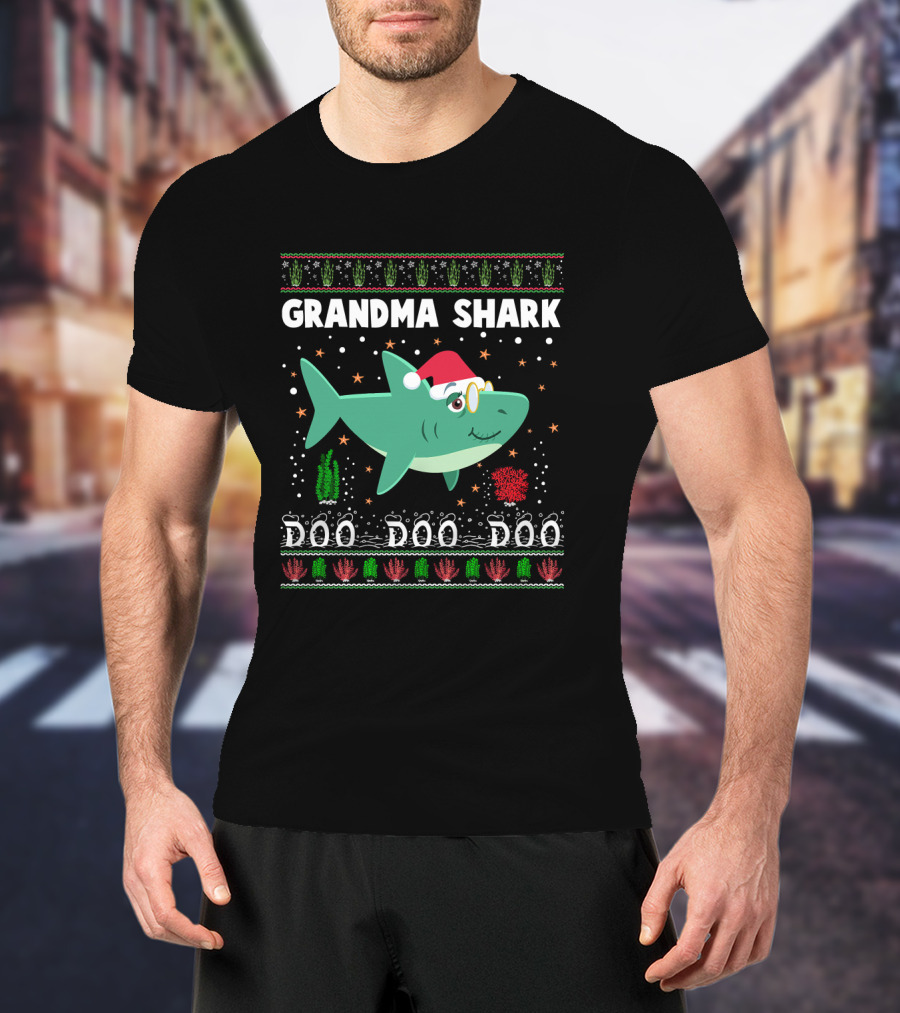 Grandma Shark Christmas Doo Doo Doo T-Shirt