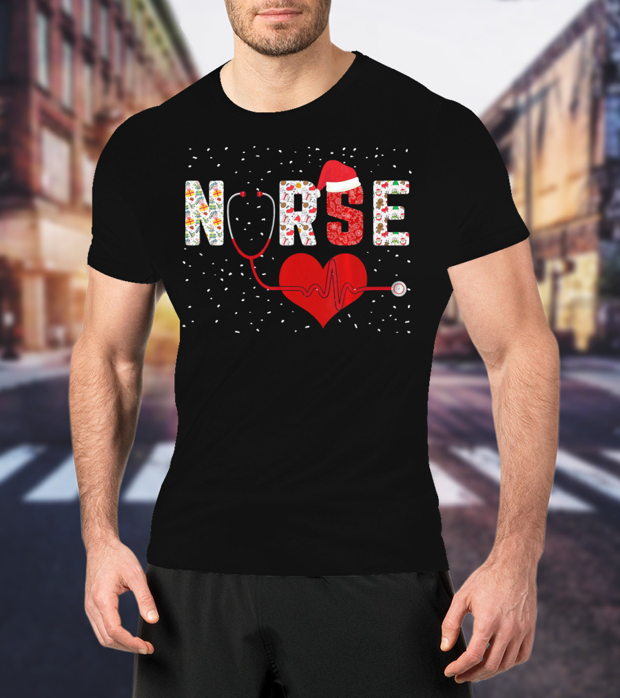 Nurse Christmas Heart Stethoscope Snowflakes Santa Hat T-Shirt