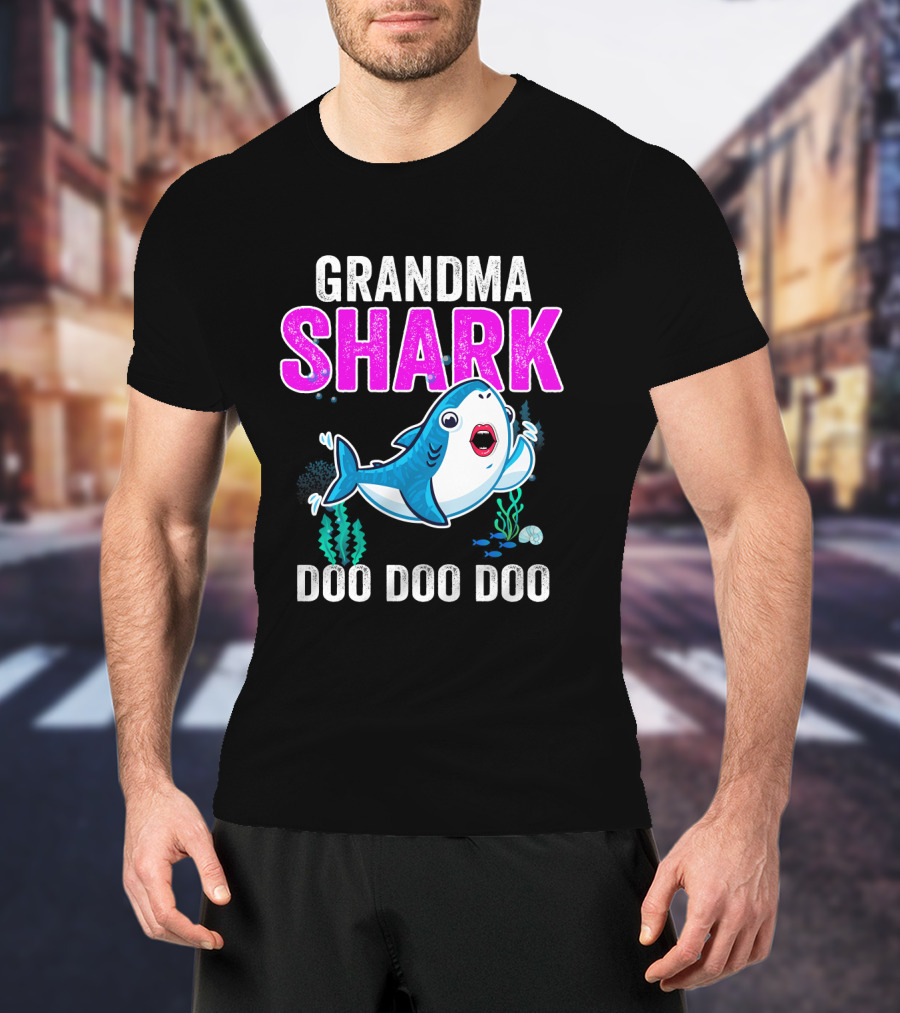 Grandma Shark Doo Doo Doo Christmas T-Shirt
