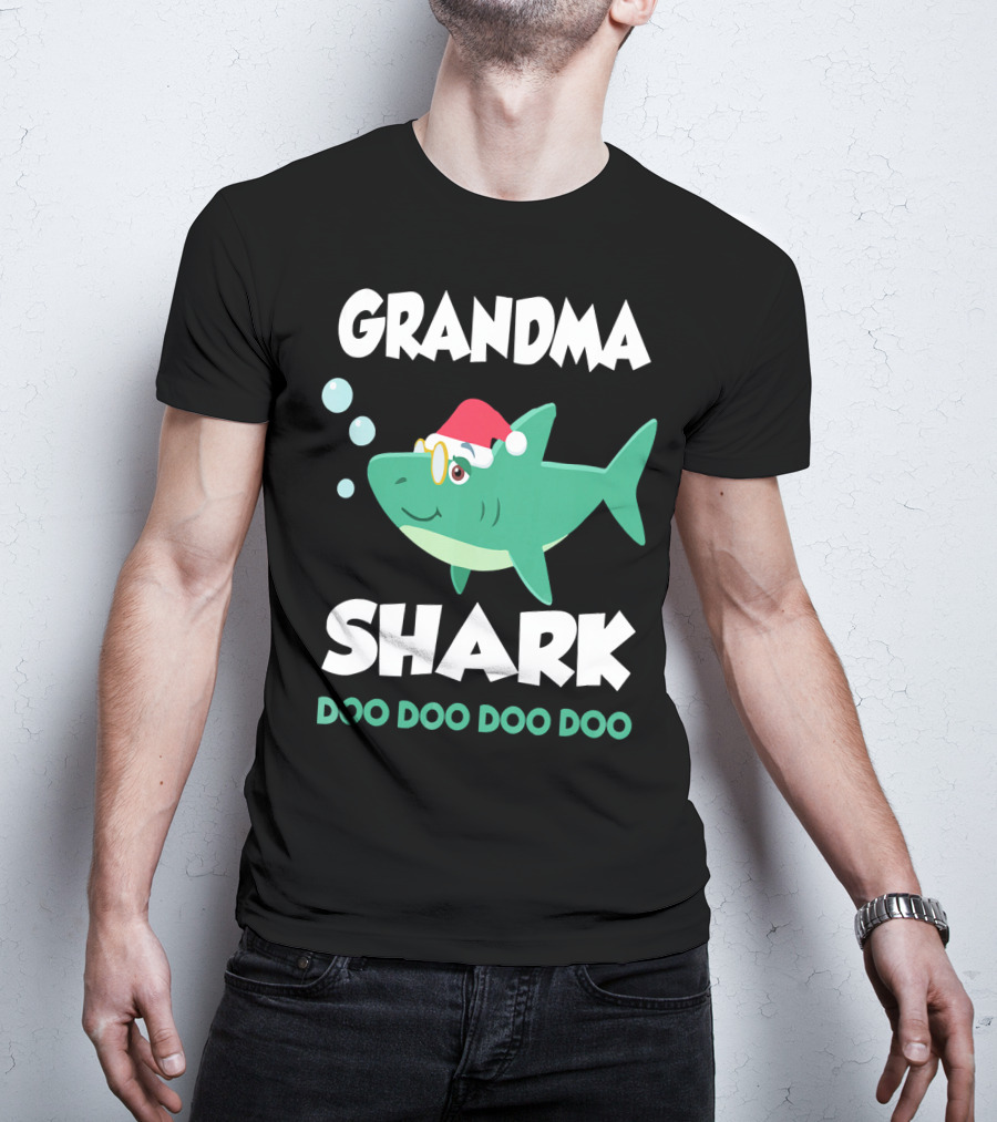 Grandma Shark Christmas Doo Doo Doo Doo Santa Hat T-Shirt