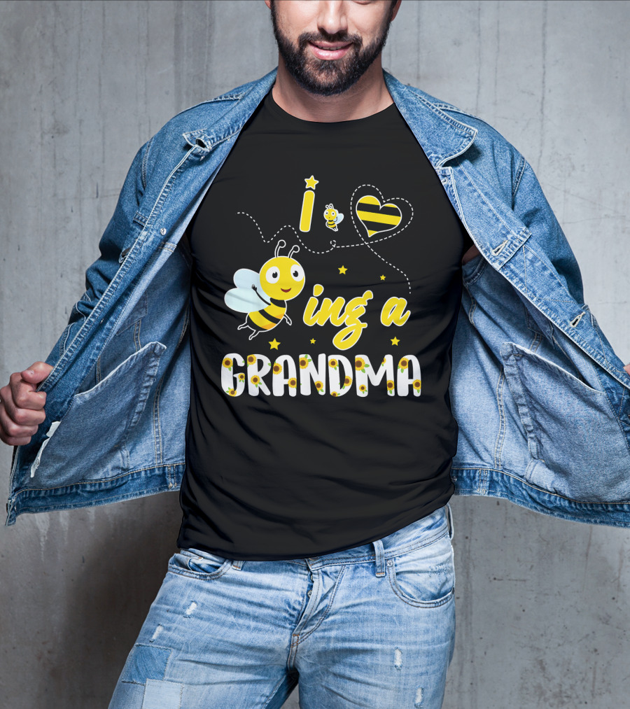 I Love Being A Great Grandma Bee-Themed Funny Family T-Shirt
