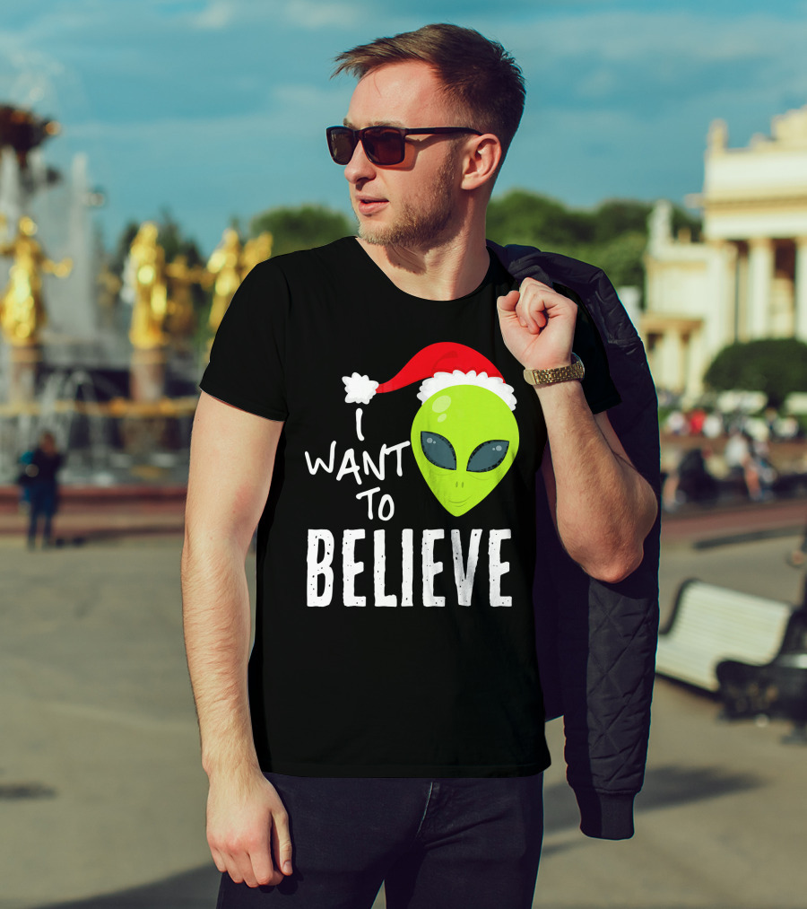 I Want To Believe Alien Santa Hat Christmas UFO T-Shirt