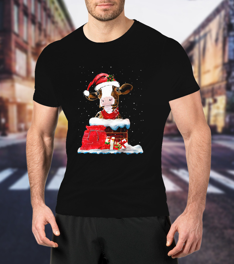 Cow With Santa Hat In Chimney And Christmas Gifts T-Shirt