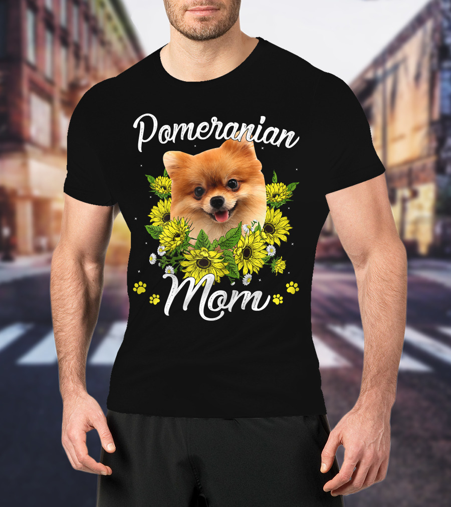 Pomeranian Mom Sunflowers Mother's Day T-Shirt