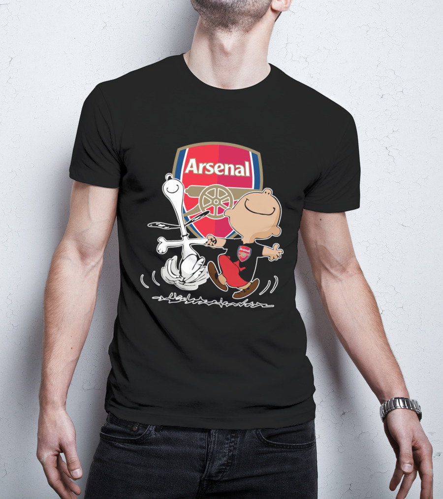 Arsenal Football Club Snoopy Charlie Brown Dancing Badge T-Shirt